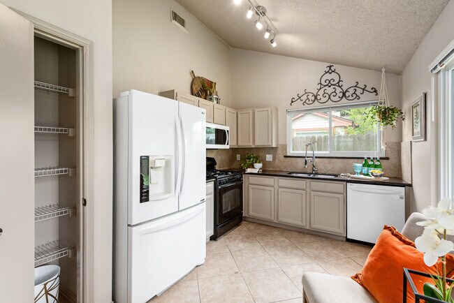 Building Photo - 20514 Blue Beech Dr