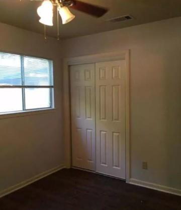 Building Photo - 2102 Pompton Dr