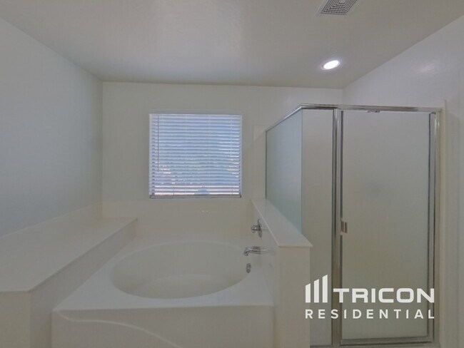 Building Photo - 40984 W Colby Dr