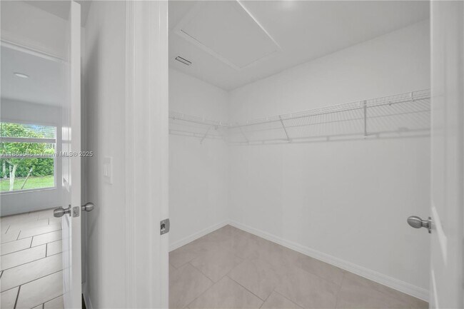 Building Photo - 12089 Monterey Pine Ln