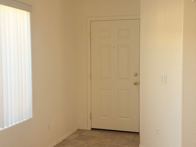 Building Photo - Pool Home on Cul-de-Sac Backing to Greenbelt + Bonus Room