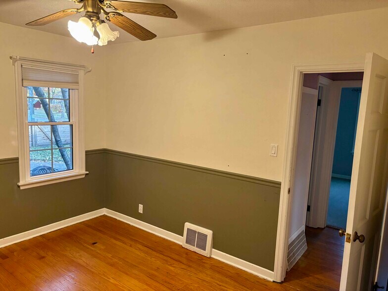 Bedroom 1 - 3276 S Lenox St