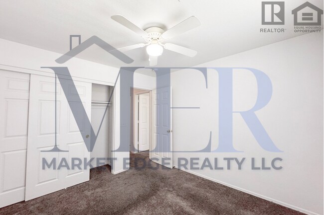 Building Photo - 4Bed/2.5Bath Home at 83rd Ave/Olive Ave! R...