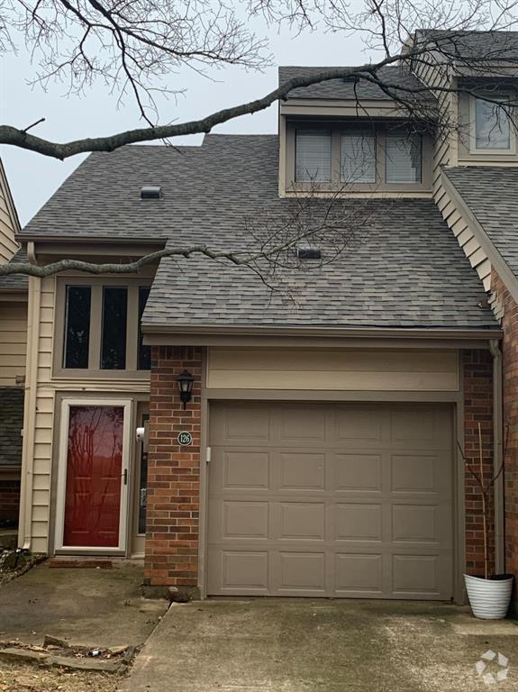 Building Photo - 126 Summer Pl Cir