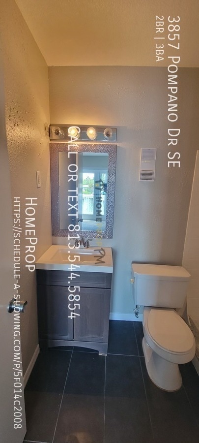 Building Photo - 3857 Pompano Dr SE