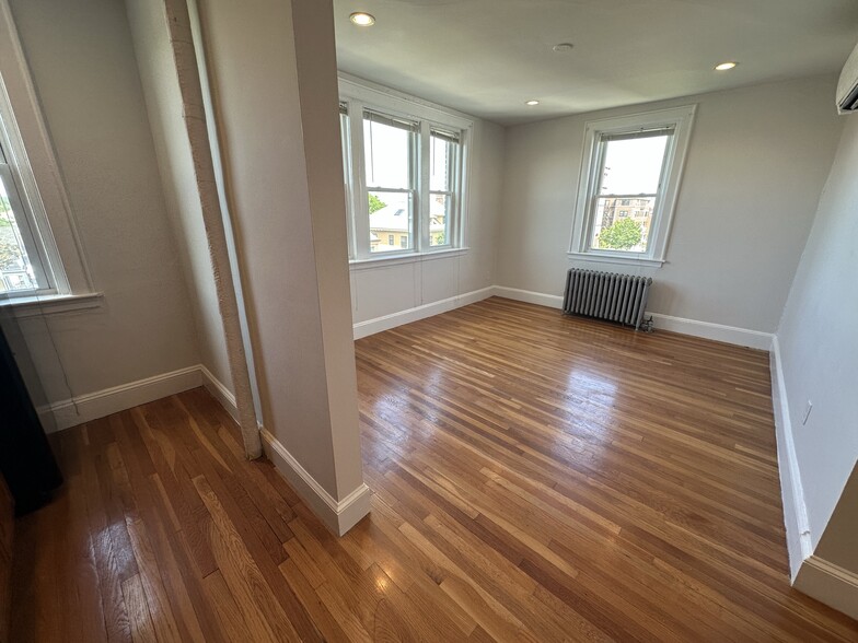 Building Photo - 130 Highland Ave