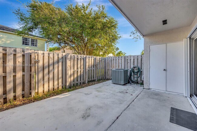 Building Photo - 11845 SW 99th St