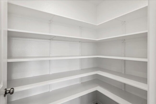 Building Photo - 212 Seven Seas Dr