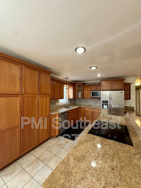 Building Photo - 49 Deer Ridge Rd