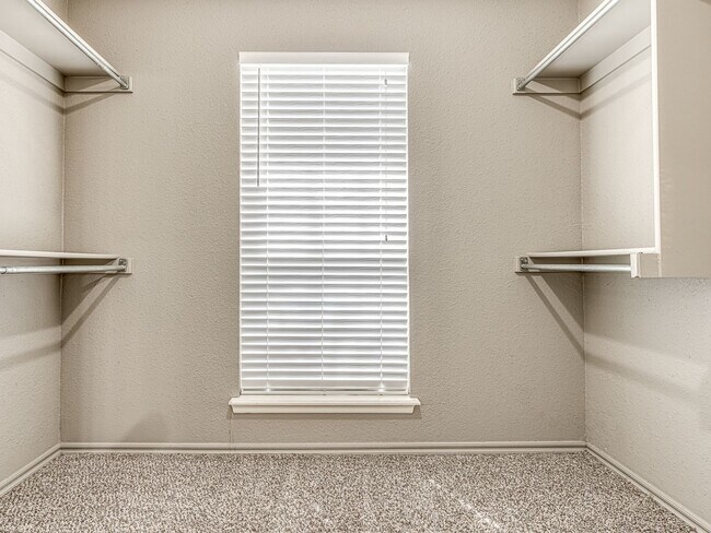 Building Photo - Updated home in Edmond + 3 bed + 2 bath + Edmond Schools