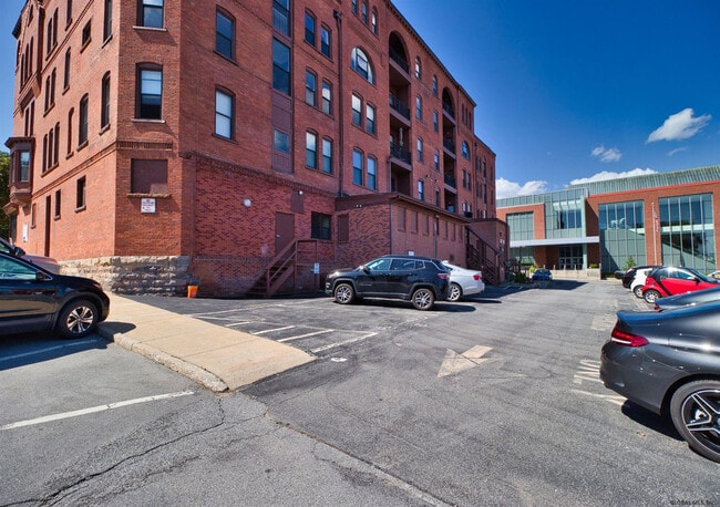 Building Photo - 510 Broadway