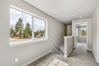 Building Photo - 61532 SE Jennifer Ln