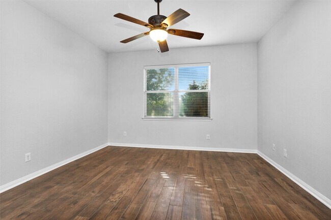 Building Photo - 30831 W Lost Creek Blvd