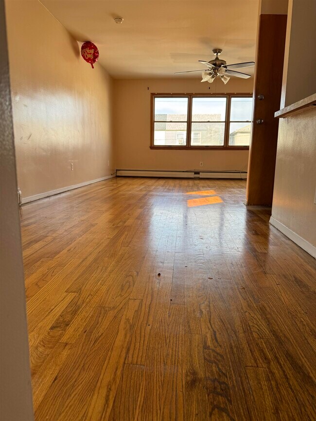 Building Photo - 108 Evergreen St
