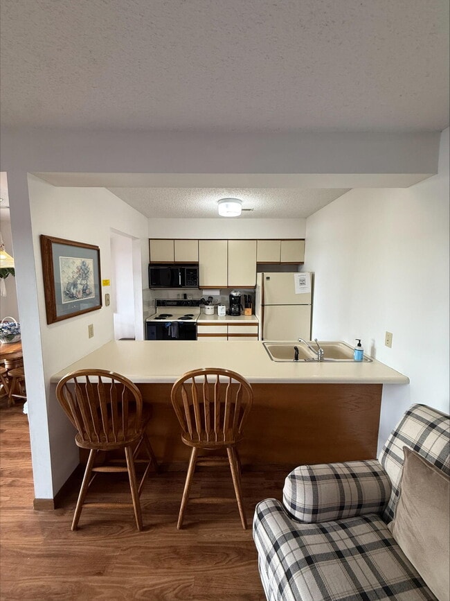 Building Photo - 3 Treehouse Ln