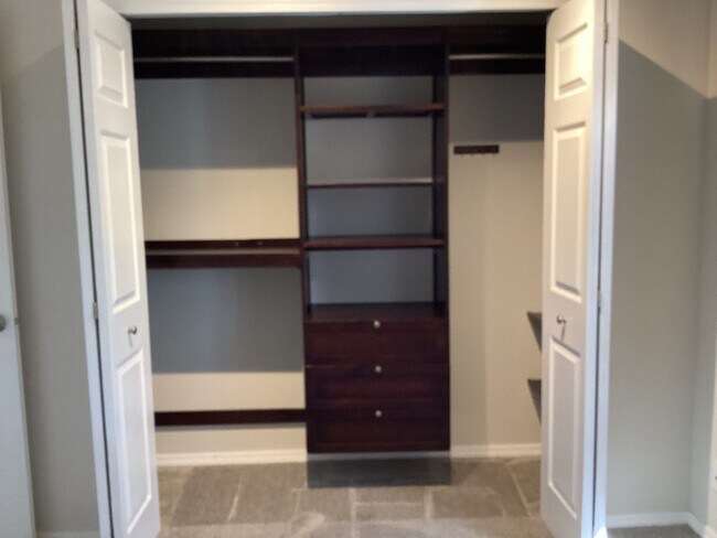 Building Photo - Charming Edmonds Condo with Two Garages and Modern Comforts