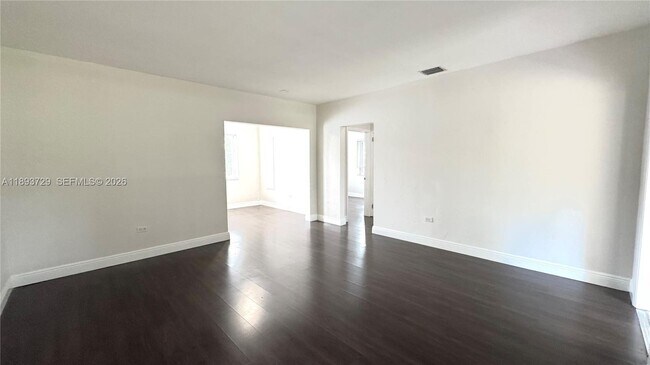 Building Photo - 11105 NE 9th Ave