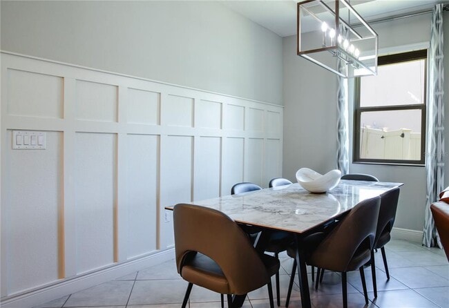 Building Photo - 10452 Laguna Plains Dr