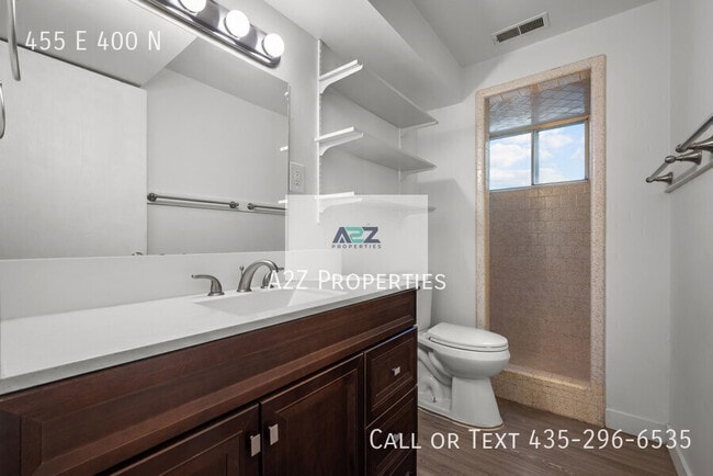 Building Photo - 455 E 400 N