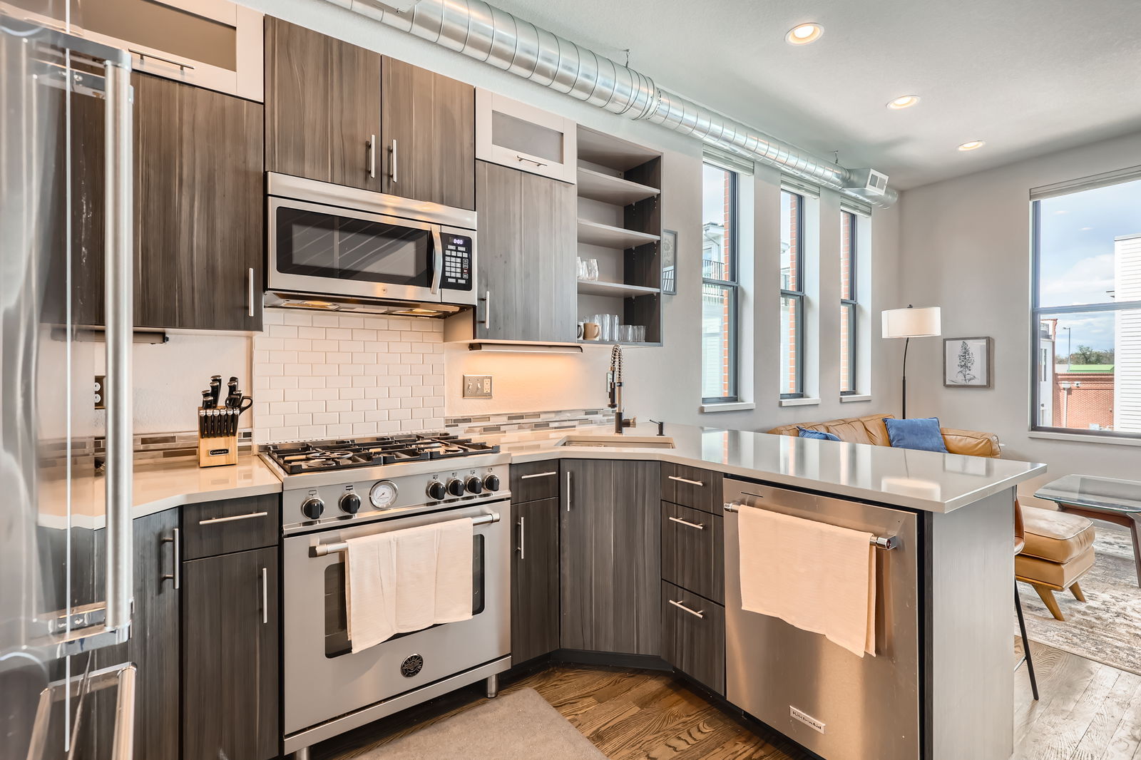 Building Photo - 965 33rd St