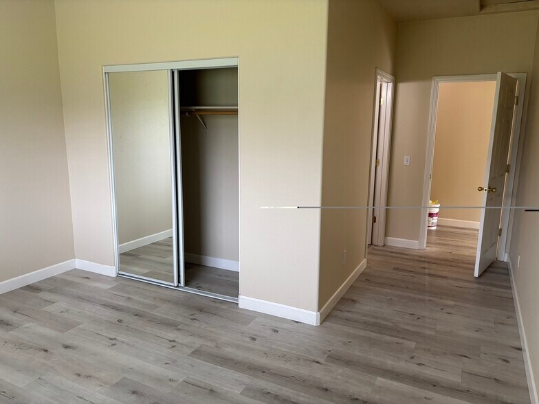 Building Photo - 748 Stubbs Rd