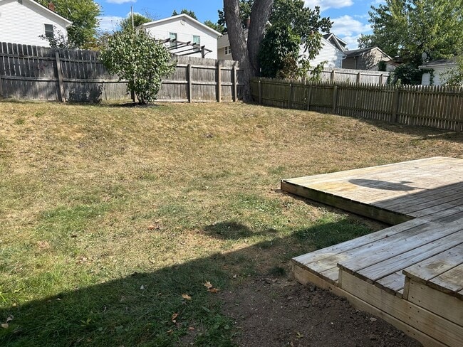 Building Photo - 3 bedroom 1 bath house for rent