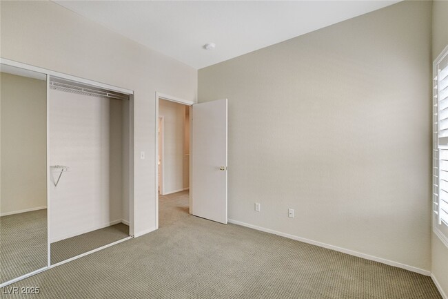 Building Photo - 251 S Green Valley Pkwy
