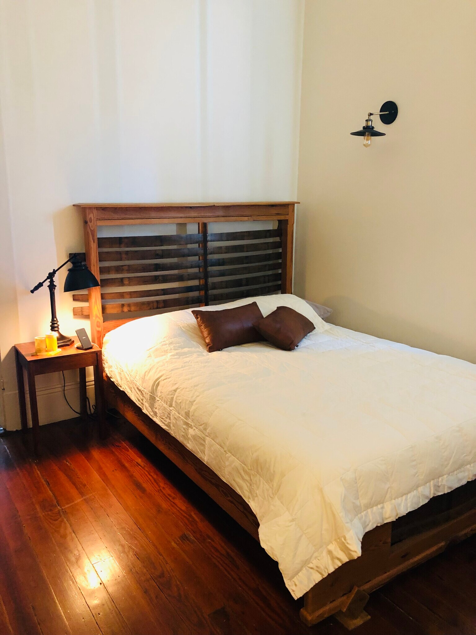 Bedroom Queen Bed - 1358 Constance St