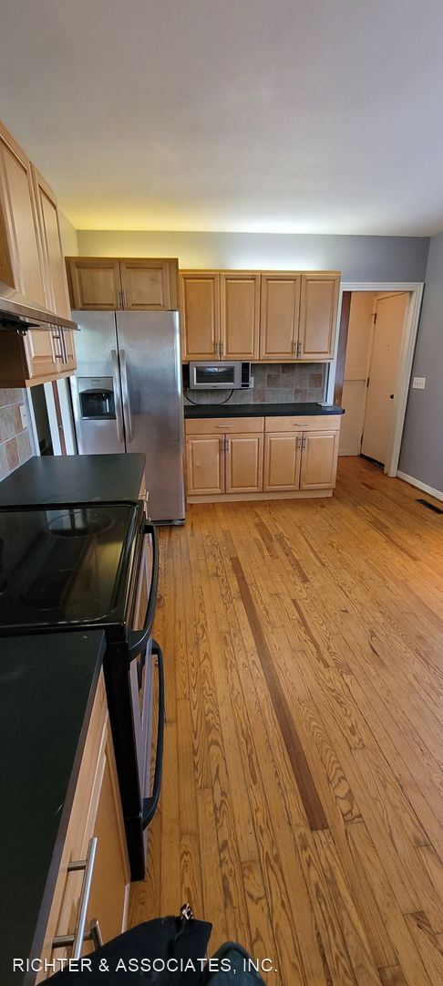 Building Photo - 3 br, 2 bath House - 137 S TOMPKINS