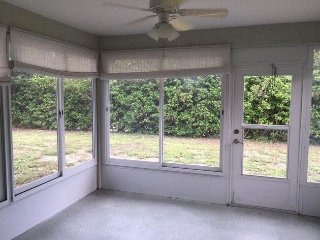 Building Photo - Groves at Baytree, Tavares 3/2 with Screened Back Porch