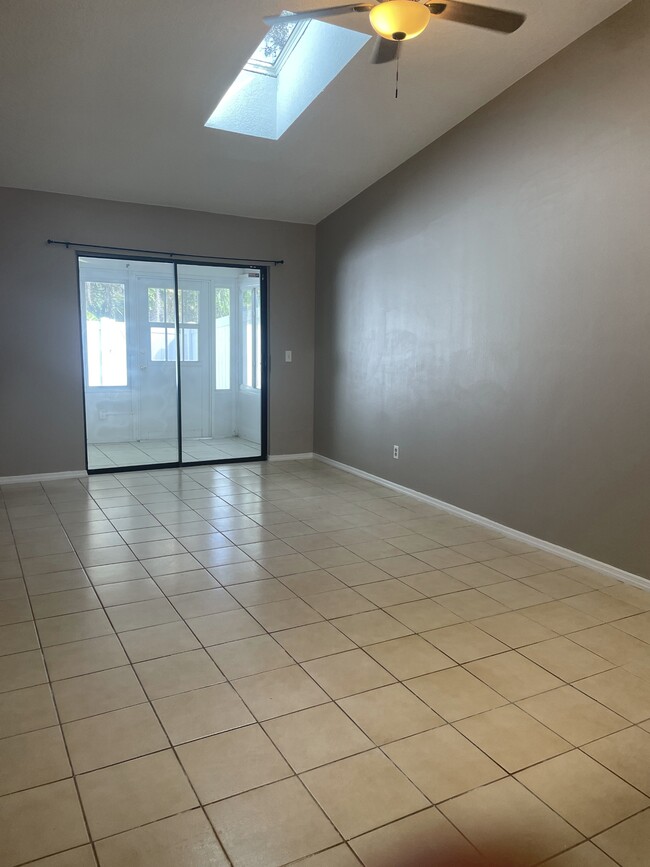 Building Photo - 223 Arbor Cir