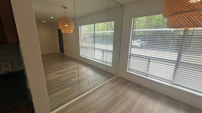 Building Photo - Gorgeous Condo nestled right on Lady Bird Lake!