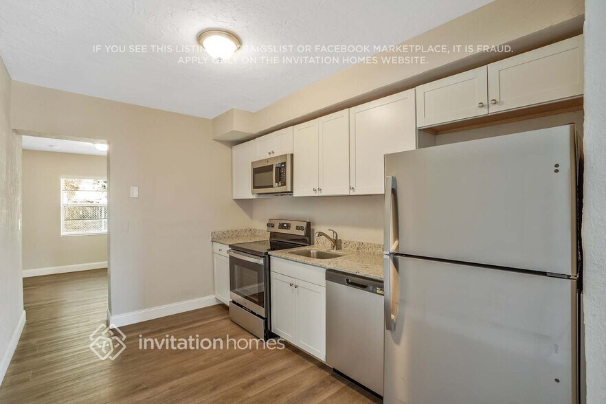 Building Photo - 117 NW 4th Ave