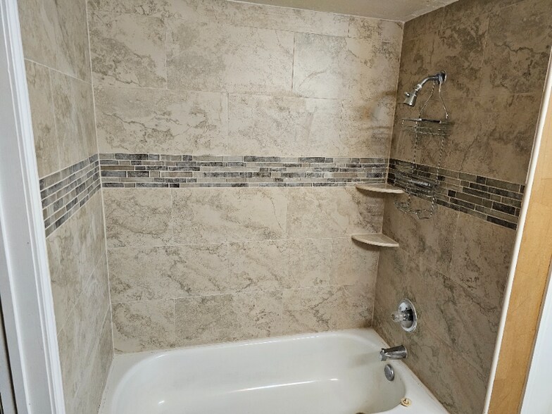 Building Photo - 6220 Bentwood Trail