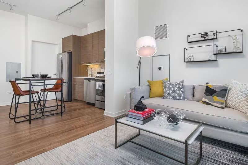 Building Photo - 339 W Chestnut St