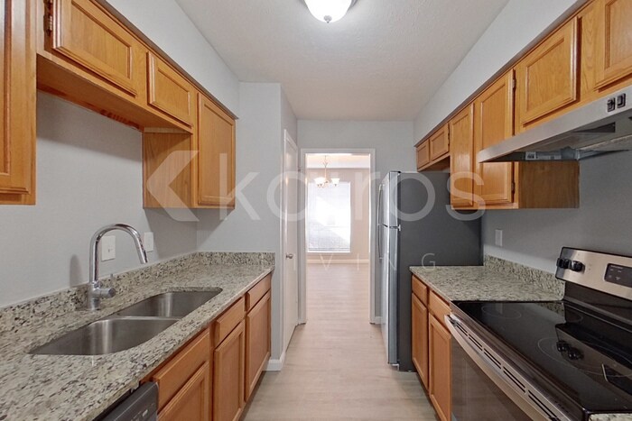 Building Photo - 422 David Dr