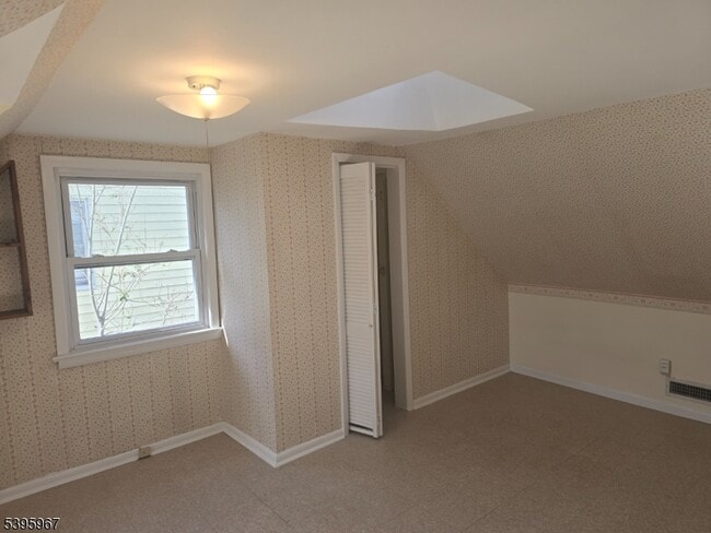 Building Photo - 1815 Vauxhall Rd