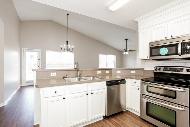 Building Photo - 2831 Taylor Hill Dr