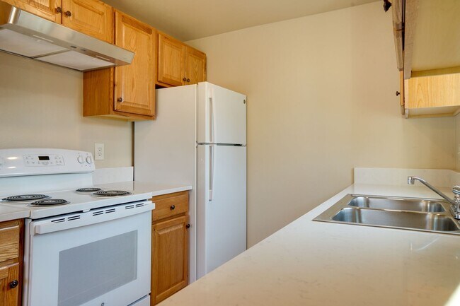 Building Photo - Kent Green River Estates Condo
