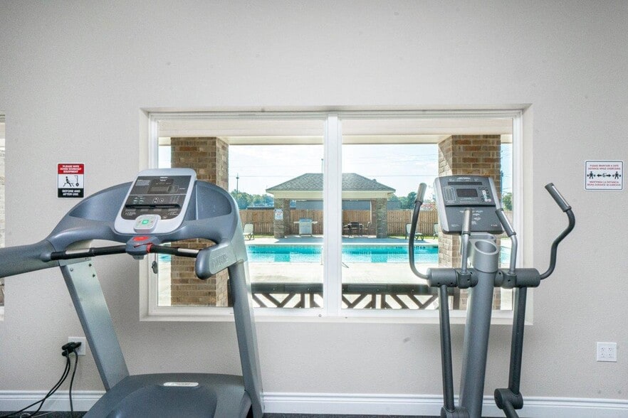 Fitness Center - Parkside Apartments (TX)