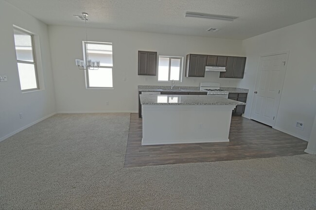 Building Photo - Newer Three Bedroom, Two Bath, Two Car Gar...