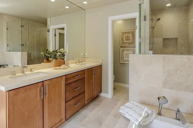 Building Photo - 118 Cazneau Ave