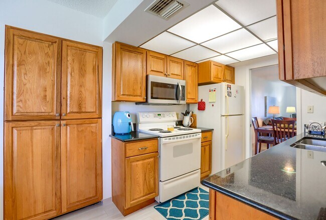 Building Photo - 2/2 UNFURNISHED Condo in Pasadena Cove. Ne...