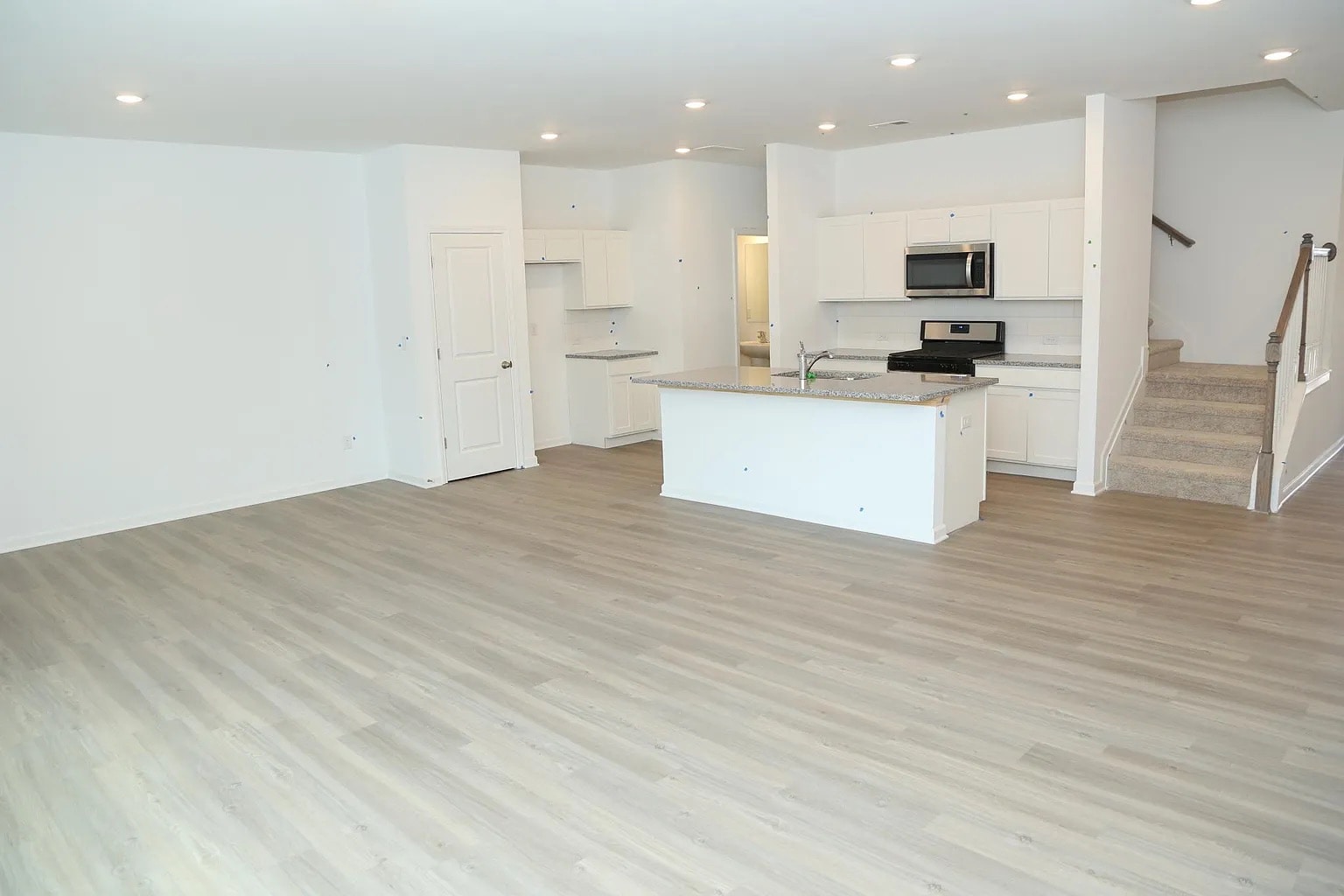 Building Photo - Room in Townhome on Thornton Dr