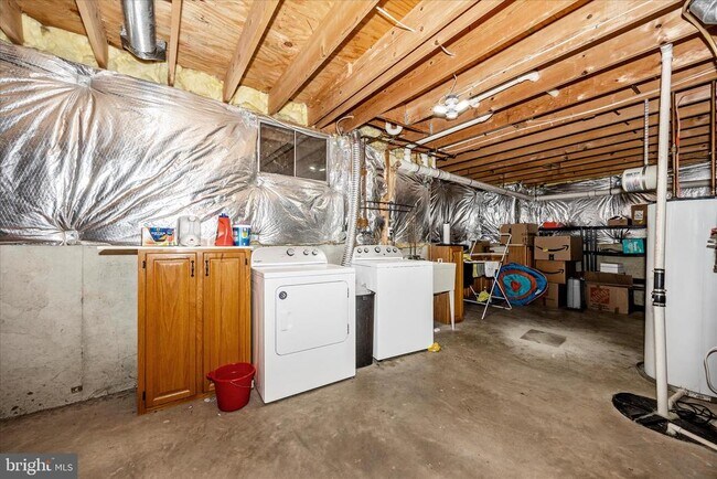 Building Photo - 2465 Bear Den Rd