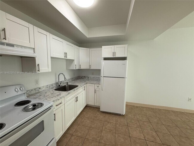 Building Photo - 5978 SW 64th St