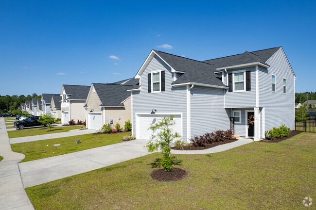 Primary Photo - Quinn Residences at Drayton Park - Savanna...