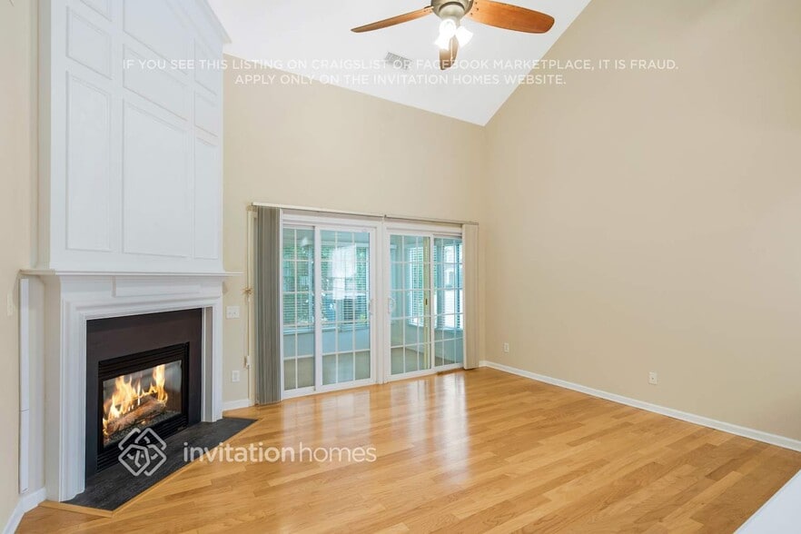 Building Photo - 6204 Woodland Commons Dr