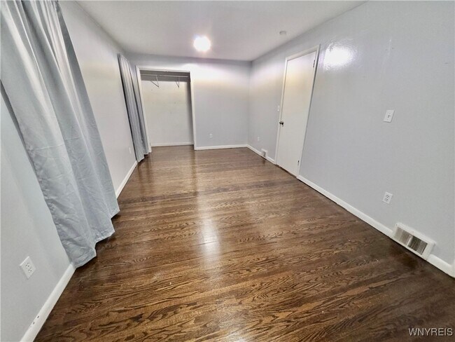 Building Photo - 35 Park Ave