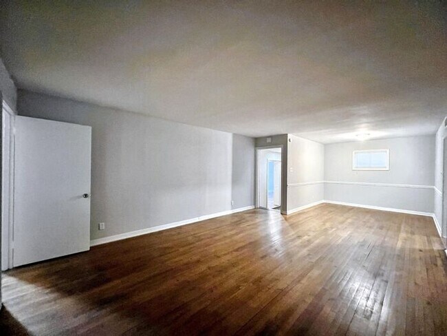 Building Photo - 4146 Rhodes Ave